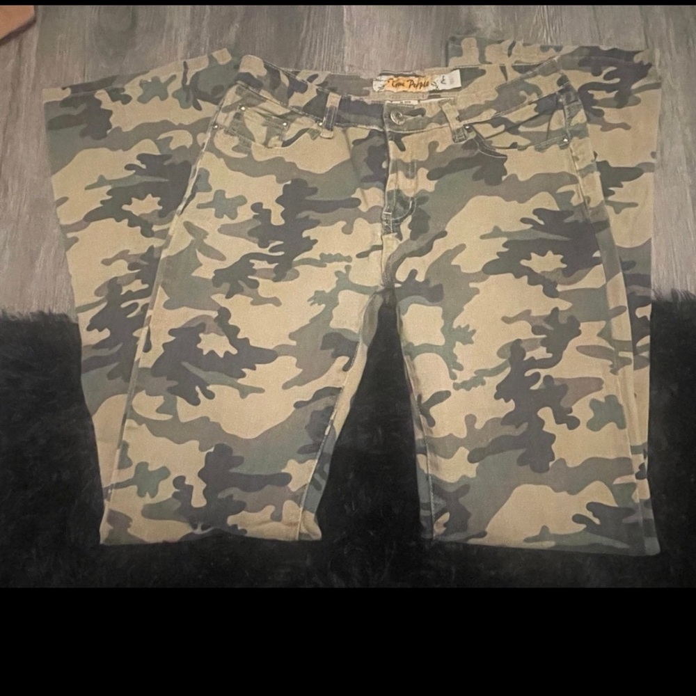 True People Y2K Camouflage Bootcut Pants size 9
